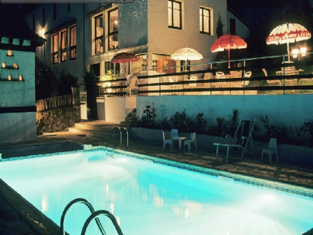 Logis Hotel Les Tilleuls Saint-Cirgues-de-Jordanne Kültér fotó