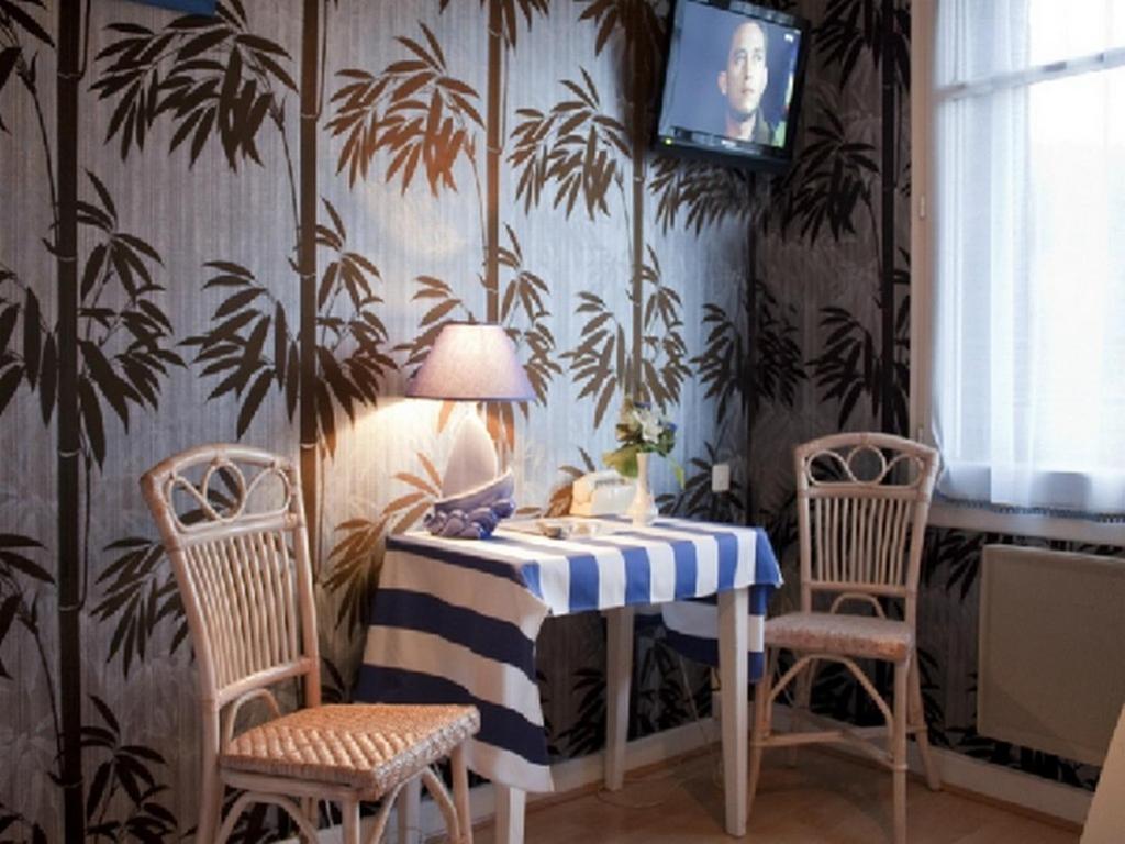 Logis Hotel Les Tilleuls Saint-Cirgues-de-Jordanne Kültér fotó