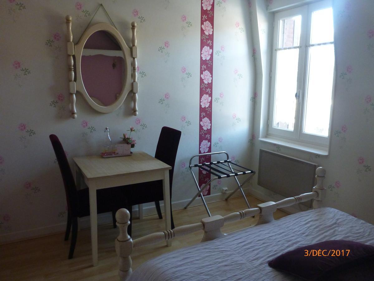 Logis Hotel Les Tilleuls Saint-Cirgues-de-Jordanne Kültér fotó