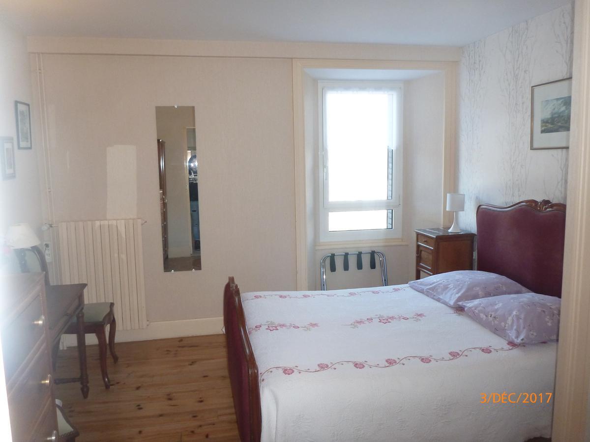 Logis Hotel Les Tilleuls Saint-Cirgues-de-Jordanne Kültér fotó