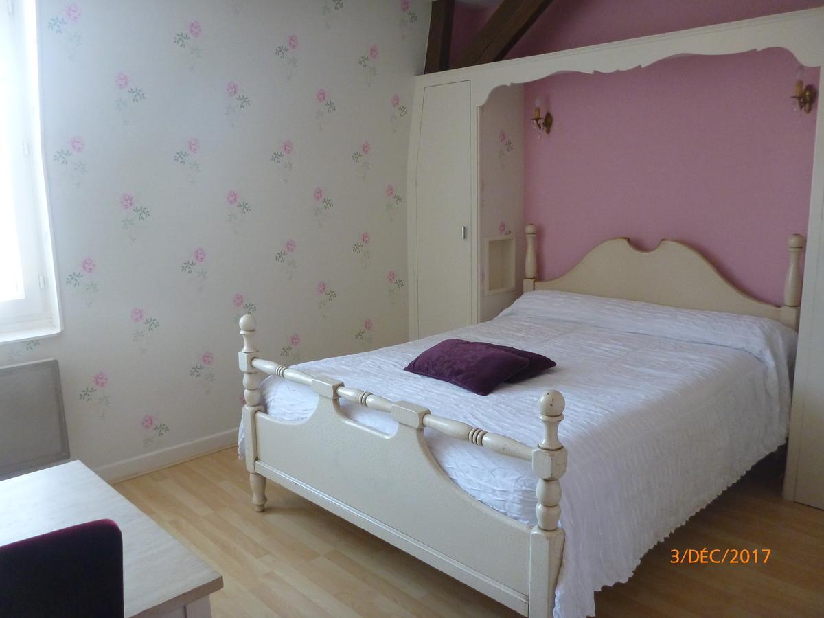 Logis Hotel Les Tilleuls Saint-Cirgues-de-Jordanne Kültér fotó