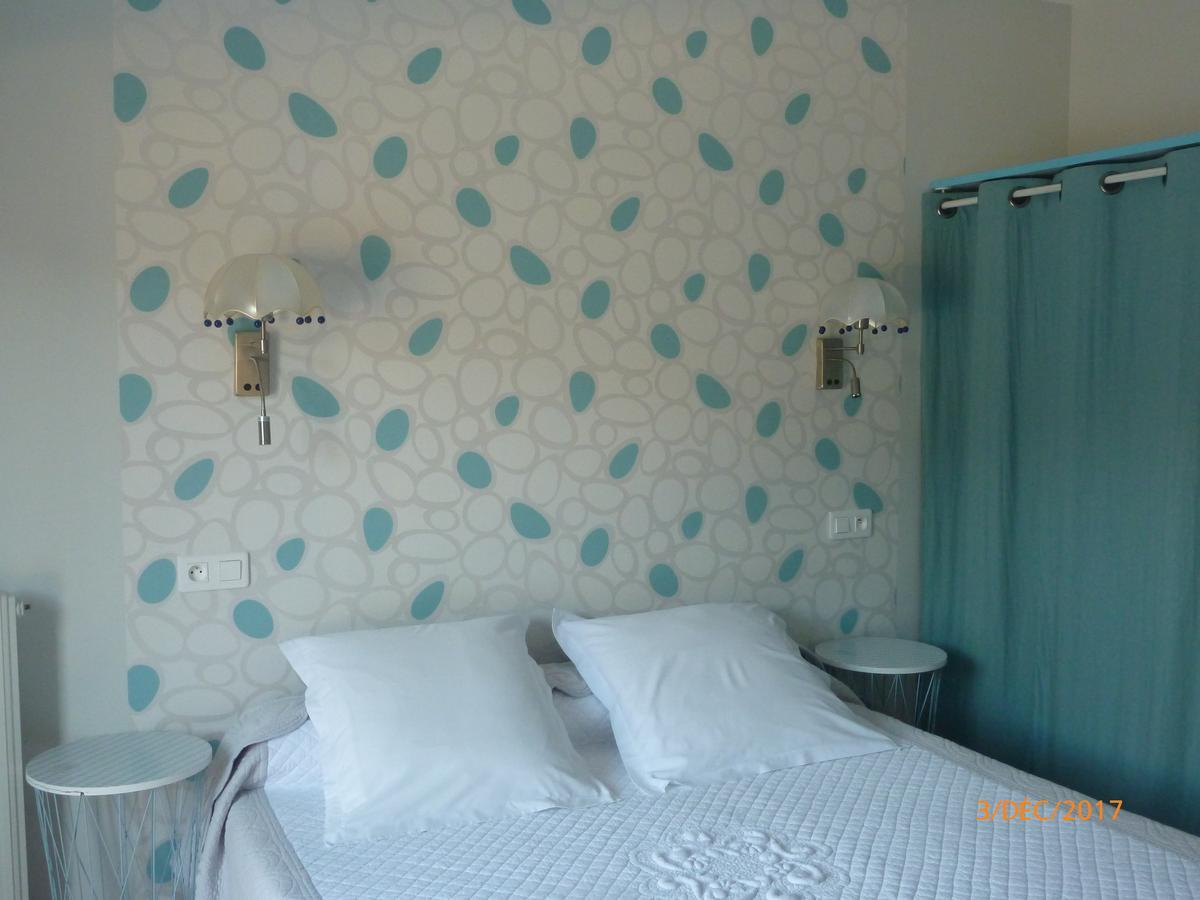 Logis Hotel Les Tilleuls Saint-Cirgues-de-Jordanne Kültér fotó
