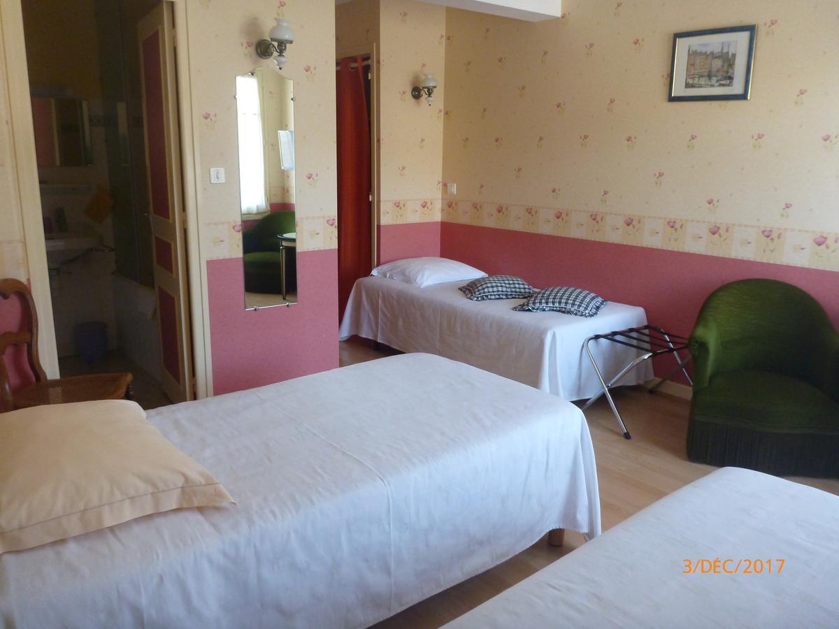 Logis Hotel Les Tilleuls Saint-Cirgues-de-Jordanne Kültér fotó