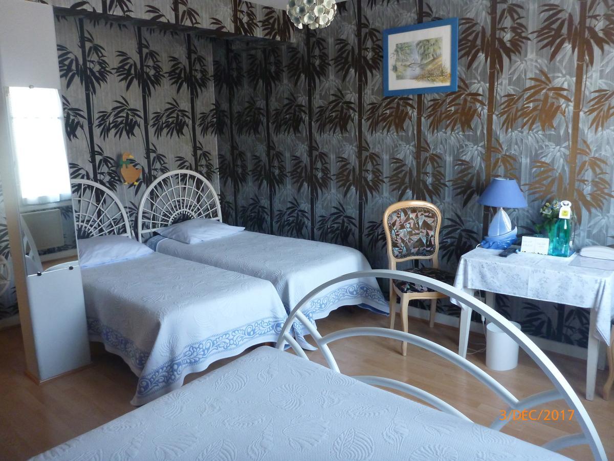 Logis Hotel Les Tilleuls Saint-Cirgues-de-Jordanne Kültér fotó